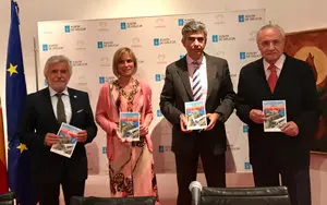 1. De zquierda a derecha, Rosendo Fernández de INORDE, Nava Castro directora de Turismo, Javier Díaz trisac de RENFE y el delegado de la Xunta y Director de la Casa de galcia José ramón Ónega
