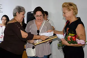 Entrega de premio_Concha Fontenla y Meira Marrero