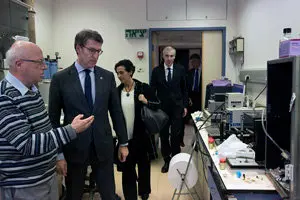 photos lab jlm University 
Recibidos
x 
Oren Ziv 
16:44 (hace 1 minuto)
para Jerusalen, Ana, rjgrafica, mí 
inglés
español Traducir mensaje
Desactivar para: inglés
The president of the Galicia region in Spain, Alberto Feijóo, visits the chemistry Labs in the Hebrew University in Jerusalem, January 31,2018. 
On the first photos- A student from Galicia, Martha Vazquez Gonzalez, that is a visiting researcher in the university. ?