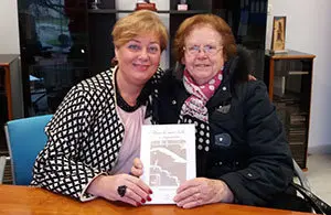 concelleira de arteixo, Ana Bello Vázquez coa prima maría alvarez méndez