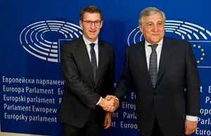 Bruselas, dÌa 15 de Mayo 2018; 
El presidente de la Xunta de Galicia, Alberto N˙Òez FeijÛo (iz), se reune con el presidente del Parlamento Europeo, Antonio Tajani (de); en el despacho del Presidente PE; 
Photo © Horst Wagner / EFE