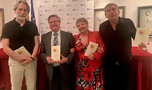 2. De izquierda a derecha Ilia Galán director de Ars Poética, Ramón Jiménez coordinador de actos de la Casa, la poeta y artista Pepa Nieto y el escritor y poeta Miguel Losada 