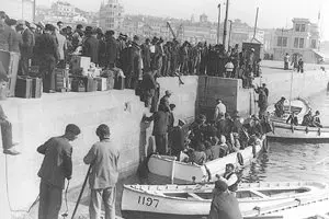 4.Emigrantes.Embarque