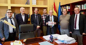 foto  director emigración