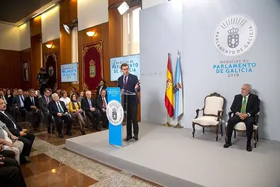 11,30 h, os galardoados asinarán no Libro de Ouro do Parlamento na Biblioteca Carballo Calero, onde se tomará unha fotografía de familia. SÓ GRÁFICOS.
PARLAMENTO
 
12,30 h.-   O titular da Xunta, Alberto Núñez Feijóo, acompañado de membros do Goberno galego, presidirá o acto de imposición das Medallas do Parlamento de Galicia 2019. No salón dos Reis do Pazo do Hórreo

foto xoán crespo
06/04/2019