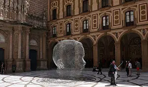 Escultura de Plensa en Montserrat