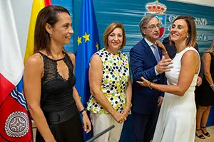 9:30	Sala de Prensa del Gobierno de Cantabria 	La consejera de Presidencia, Interior, Justicia y Acción Exterior, Paula Fernández, preside la toma de posesión de altos cargos de la Consejería. 
nr ©
16 ago19