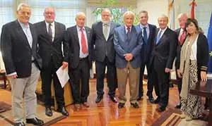 Alfonso S. Palomares, Daniel Fernández, Ángel Mario Carreño, José de Cora, José Ramón Ónega, Jenaro Castro, Carlos G. Reigosa, José Manuel Romero, conde de Fontao, y Mari Paz Echenique