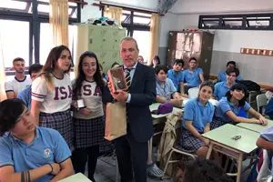 En el Santiago Apostol 84