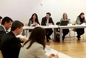 A directora da Axencia para a Modernización Tecnolóxica de Galicia (Amtega), Mar Pereira, e o secretario xeral da Emigración, Antonio Rodríguez Miranda, reúnense coas empresas do Pacto Dixital para pechar a súa colaboración na nova canle Retorna Dixital e o calendario de actividades para 2020 do Plan DigiTalent.