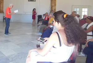 Cuba.Union Orensana-bardo diciendo su poema al amor copia