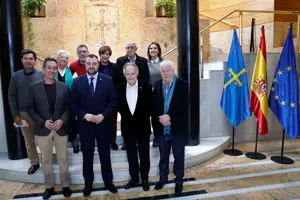 Presidente con directiva Federacion Centros Asturianos 1