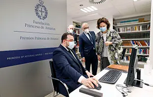 Oviedo. 3-6-2020. El presidente del Principado de Asturias, Adrián Barbón, preside la reunión telemática del jurado del Premio Princesa de Asturias de la Concordia 2019.
Foto: Armando Álvarez