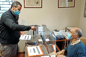 Uruguay-Voto en urna