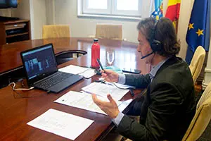 11,00 h.-     O director xeral de Relacións Exteriores e coa UE, Jesús Gamallo, participará por videoconferencia na reunión da Comisión de Cidadanía, Gobernanza e Asuntos Institucionais e Exteriores (CIVEX) do Comité Europeo das Rexións. Na Dirección Xeral (rúa do Hórreo, 61). 
foto xoán crespo
22/09/2020