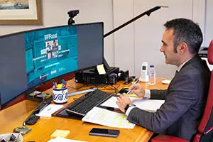 09,30 h.-    O director do Instituto Galego de Promoción Económica (Igape), Fernando Guldrís, participará por videoconferencia na presentación da terceiro edición da aceleradora vertical Bussines Factory Food (BFFood). Na sala de xuntas do Igape. 
foto xoán crespo
20/10/2020