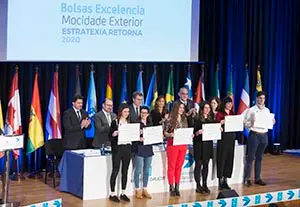 18,30 h.- O titular da Xunta de Galicia, Alberto Núñez Feijóo, acompañado pola conselleira de Educación, Universidade e Formación Profesional, Carmen Pomar, o secretario xeral de Emigración, Antonio Rodríguez Miranda, presidirá o encontro cos beneficiarios dos programas Bolsas de Excelencia Mocidade Exterior e Retorno para Formación Profesional. No salón de actos do Centro Galego de Arte Contemporánea-CGAC (rúa Valle Inclán, 2)
foto xoán crespo
29/11/2018