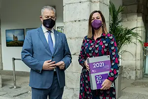 Presentacion de los presupuestos para el año 2021 en el Parlamento de Cantabria
