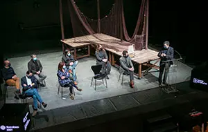  O conselleiro de Cultura, Educación e Universidade, Román Rodríguez, acompañado polo director da Agadic, Jacobo Sutil, e polo director do Centro Dramático Galego (CDG), Fran Núñez, presenta o espectáculo O charco de Ulises, primeira produción teatral propia desta tempada. Intervirán tamén os directores do espectáculo, Marián Bañobre e Santiago Cortegoso, e membros do equipo artístico.

 FOTOS CONCHI PAZ