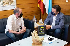 10,30 h.-            O secretario xeral da Emigración, Antonio Rodríguez Miranda, coñecerá o proxecto de edicións de publicacións académicas dun galego retornado  a Santiago de Compostela dende o Reino Unido.  No 1º andar da Secretaría Xeral (praza de Mazarelos, 15).
foto xoán crespo
11/06/2021