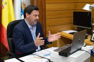 18,00 h.-            O secretario xeral da Emigración, Antonio Rodríguez Miranda, preside á Comisión Delegada do Consello de Comunidades Galegas. Na Secretaría Xeral da Emigración (praza de Mazarelos, 15).

foto xoán crespo
14/07/2021