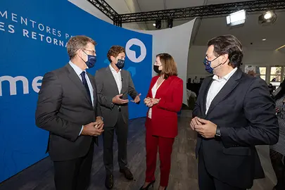 O presidente da Xunta, Alberto Núñez Feijóo, acompañado do secretario xeral para a Emigración, Antonio Rodríguez Miranda, participa no encontro Retorno Emprendedor: Programa Merlo. Cidade da Cultura - Edificio CINC (Santiago de Compostela), 26/10/2021