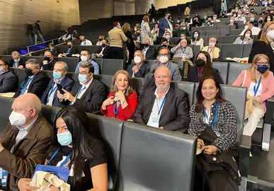 Compromisarios en Sevila. Grupo del Exterior 5121