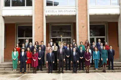 Rey-escuela diplomatica