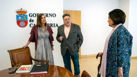 12:15 horas. Despacho de la consejera de Presidencia, Interior, Justicia y Acción Exterior
La consejera de Presidencia, Interior, Justicia y Acción Exterior, Paula Fernández, firma el convenio de colaboración con la Casa de Cantabria en Madrid.
20 mayo 2022 © Miguel De la Parra