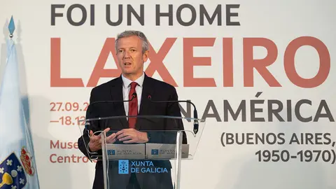 O titular do Goberno galego, Alfonso Rueda, acompañado do conselleiro de Cultura, Educación, FP e Universidades, Román Rodríguez, inaugura a exposición Foi un home. Laxeiro en América (Buenos Aires, 1950-1970). , 27/09/22.