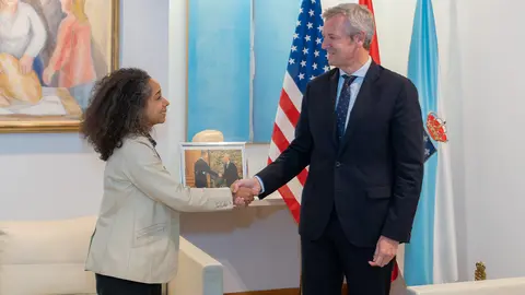 O titular do Goberno galego, Alfonso Rueda, mantén unha reunión coa embaixadora dos Estados Unidos de América, Julissa Reynoso. , 19/10/22.