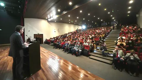 Feijoo en Univ. Las Americas 2