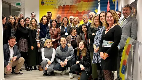 La consejera de Presidencia, Interior, Justicia y Acción Exterior, Paula Fernández, participa en la reunión del Grupo político Renew Europe del Comité de las Regiones (CdR). Posteriormente, sobre las 13:00 horas, asistirá al encuentro entre los representantes de la Delegación Española.
30 nov 22