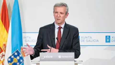O presidente da Xunta, Alfonso Rueda, durante a rolda de prensa posterior á reunión semanal do Consello da Xunta. San Caetano, Santiago de Compostela, 01/12/22.