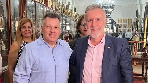 PTorres con el presidente del Hogar Canario