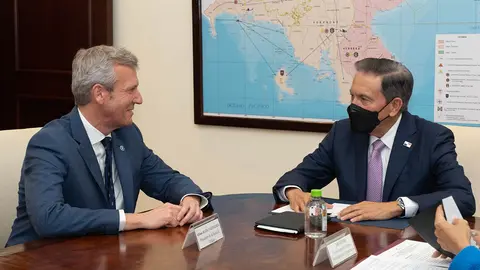 O titular da Xunta, Alfonso Rueda, participa na primeira palada para a construción do monumento aos galegos que participaron na construción da Canle de Panamá. Calzada de Amador.