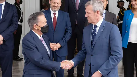 O titular da Xunta, Alfonso Rueda, participa na primeira palada para a construción do monumento aos galegos que participaron na construción da Canle de Panamá. Calzada de Amador.