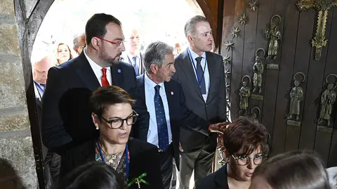 Presidente puerta perdón 01