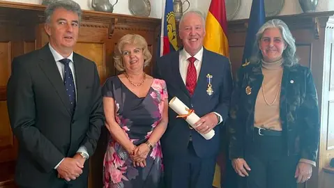 Embajadora en Suiza-consul honorario