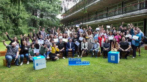   O secretario xeral da Emigración, Antonio Rodríguez Miranda, asiste a entrega dos diplomas dos participantes no programa Escolas Abertas.