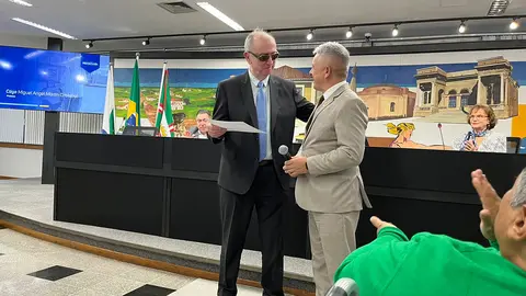 068d0033-0227-4f13-acff-66f5c7ac3db8