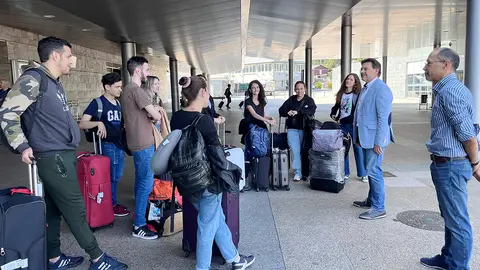 Miranda recibe Voluntariado. Aeropuerto Alvedro