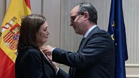 Canada.Medalla a Carmen de la Fuente