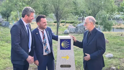 Chile-Inauguracion mojon Camino 1