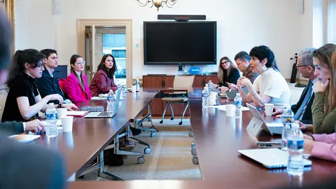 Elma Saiz Con los estudiantes españoles que se forman en Georgetown 2