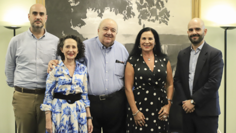 Francisco Ayala, Director Adminsitrativo, Rosa Sánchez, Rafael Greca, Alcalde de Curitiba, Blanca Hernando barco, Cònsul H. de España y Rodolpho Zaninn, Jefe de Relaciones Internacionales