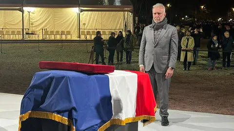 Angel Victor Torres en Paris 1