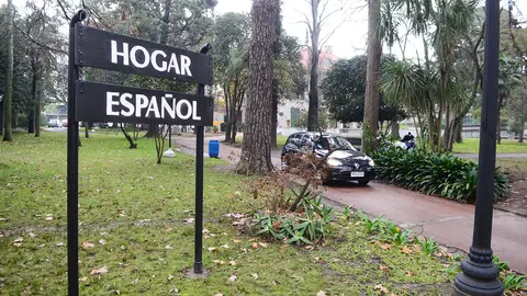 Uru.Hogar Español Cartel