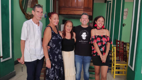 Foto 5 - Antonio Manuel junto.a la familia del Cantante Anto