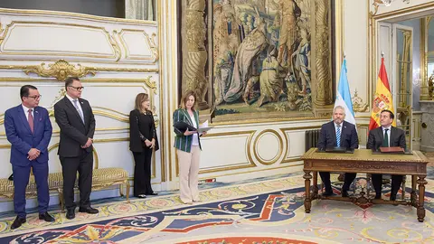 Albares-Ministro Honduras 2